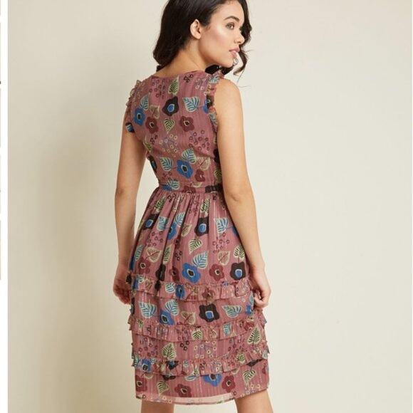 Modcloth Ruffled Floral Midi Dress Womens Small Mauve Purple Metallic Tiered - Picture 8 of 13